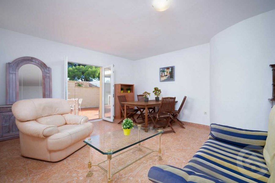 Sea view villa Rosana with a ground floor apartment in Moraira