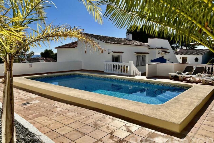 Das Ferienwohnung mit privatem Pool von 8x4 Metern
