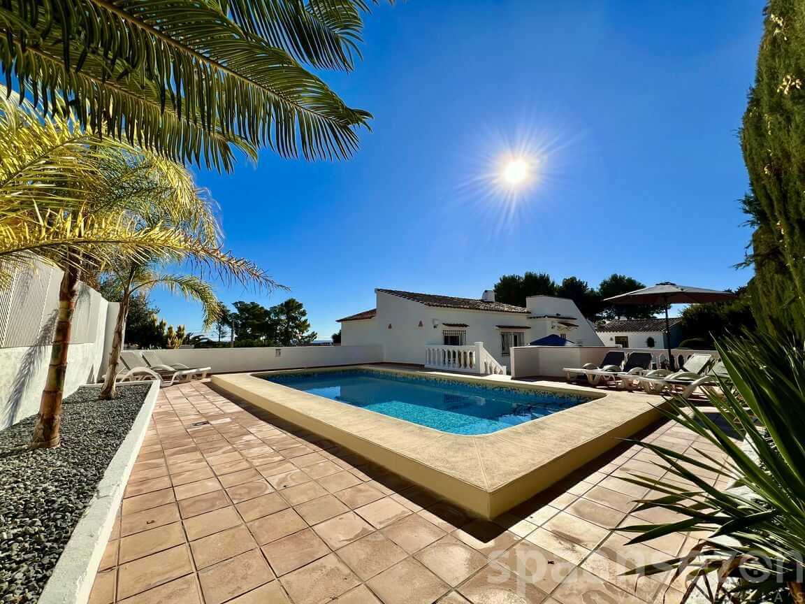 Swimming pool with terrace at Villa Lara in Moraira