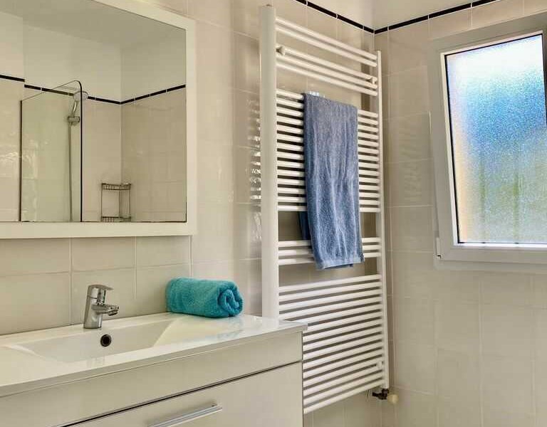Logement de vacances avec 3 chambres et 2 salles de bain à Moraira