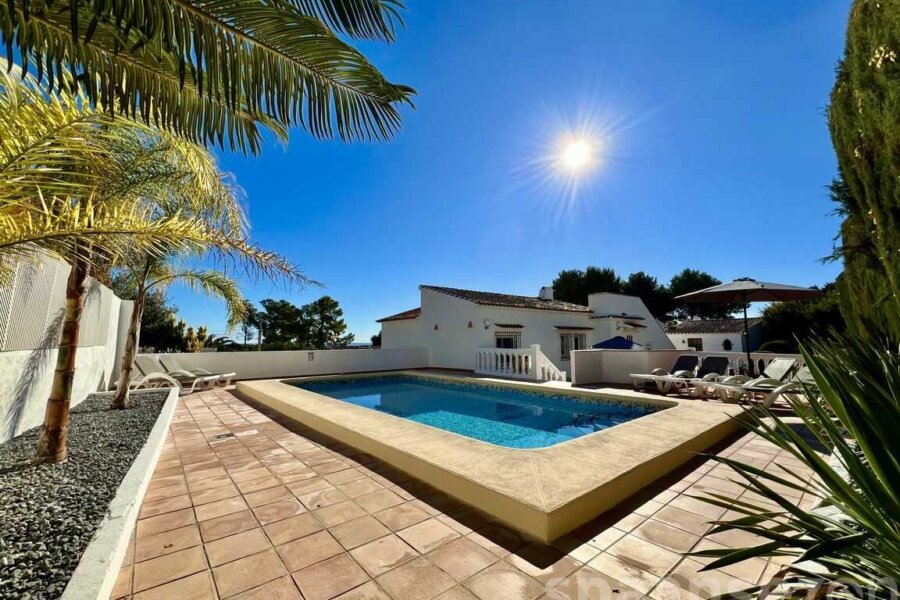 Logement de vacances avec un grand jardin méditerranéen
