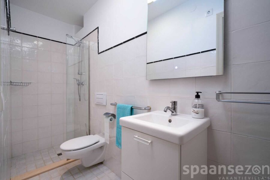 Villa Casa Alicia in Moraira met inloopdouche