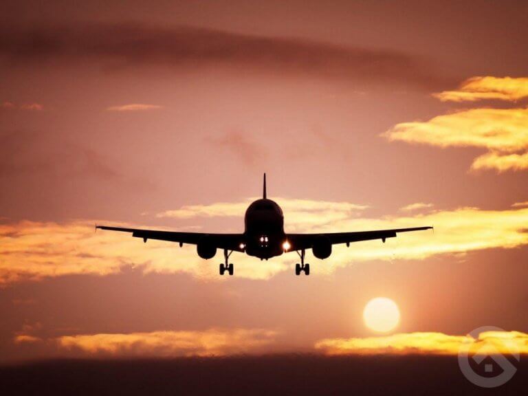 Vliegen van Amsterdam Schiphol, Eindhoven Aiport of Maastricht Airport