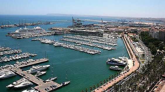 De haven van Alicante