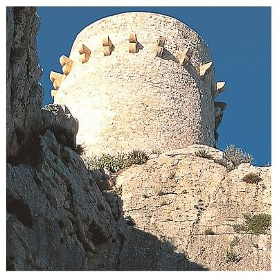 De prachtige toren met fantastisch uitzicht ligt in Moraira