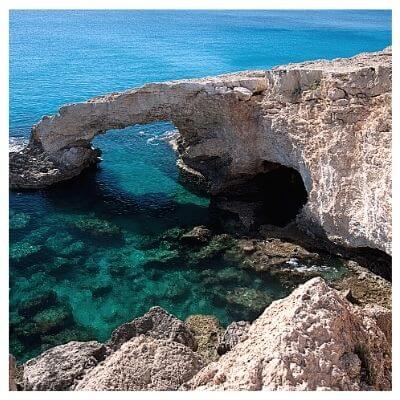 Prachtige baaitjes langs de kustlijn van Moraira