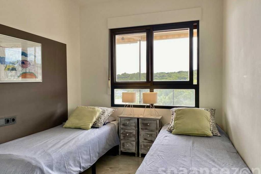 Appartement Moraira Suites beschikt over 2 slaapkamers en is geschikt voor 4 personen in centrum Moraira