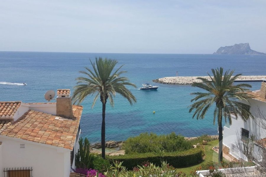 De haven van Moraira is een populaire bestemming