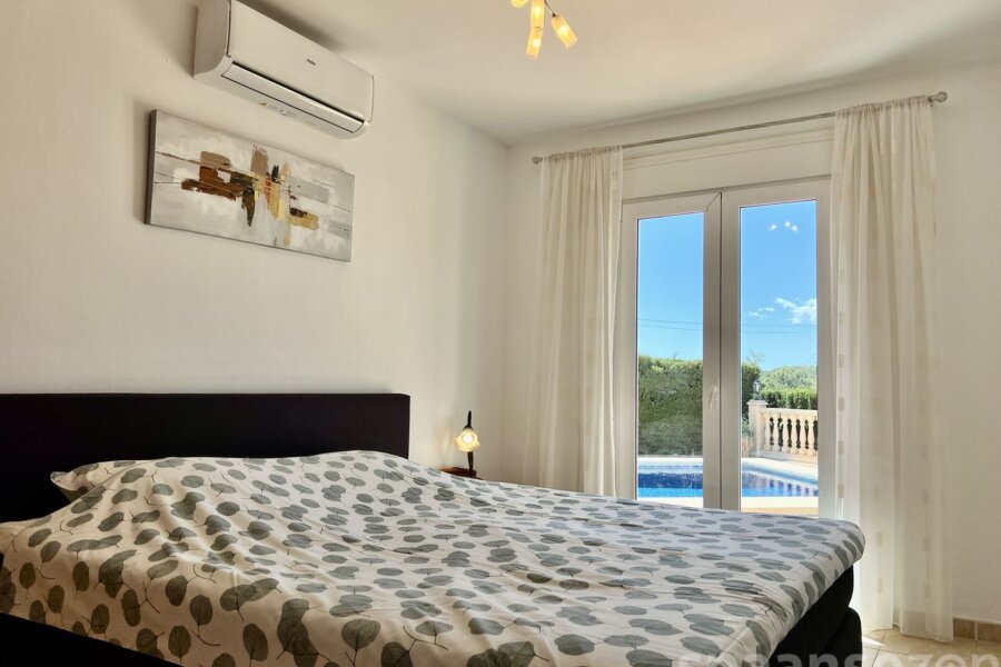 Villa Maia à louer à Moraira pour 6 personnes. Casa Maia avec piscine privée et 3 chambres avec air conditionné