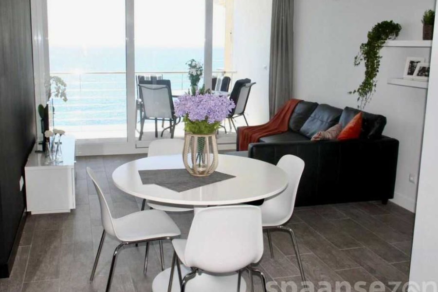 Appartement Delfin in Moraira met een lichte woonkamer en panoramisch zeezicht