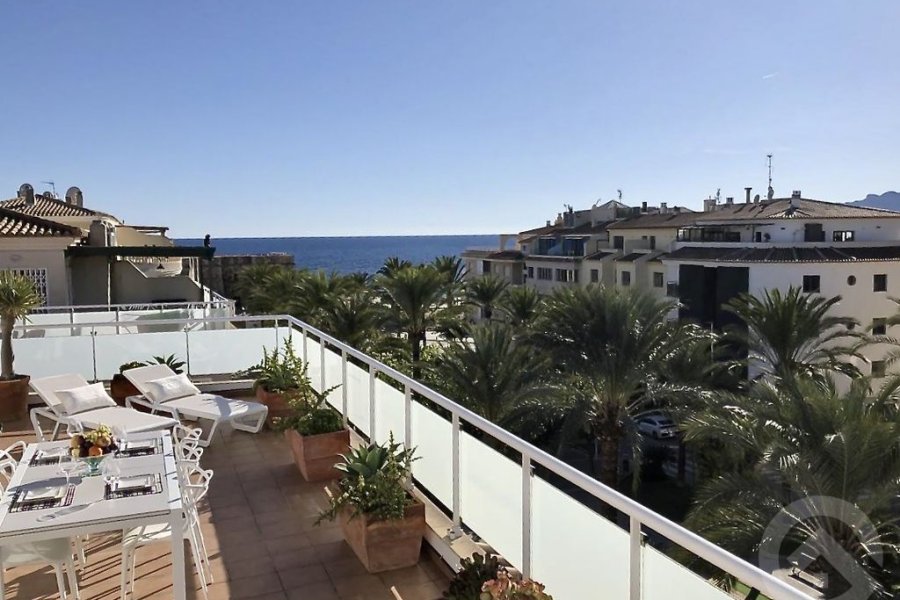 Penthouse Moraira with rooftop terrace and sea view