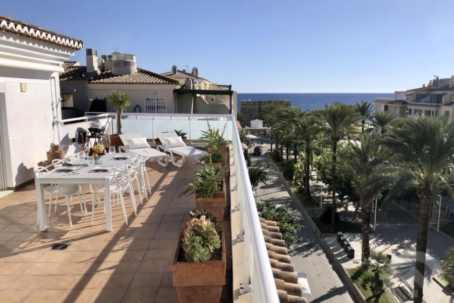 Penthouse Moraira with rooftop terrace and sea view