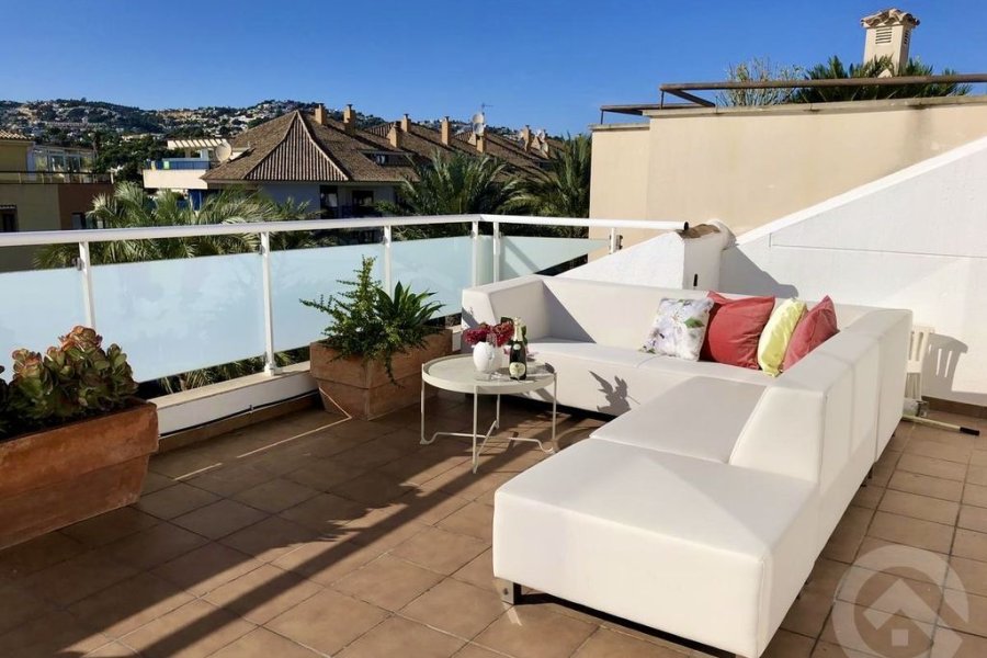 Penthouse Moraira with rooftop terrace and lounge corner