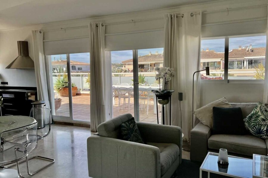 Penthouse Moraira I in Moraira heeft van de woonkamer direct toegang tot het dakterras