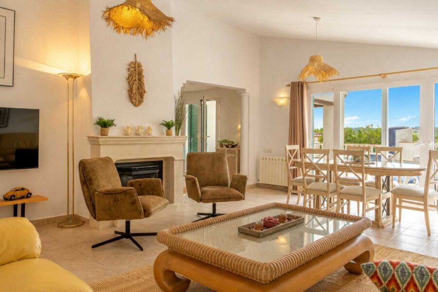 Vakantievilla Naranja in Moraira met ruime en lichte woonkamer