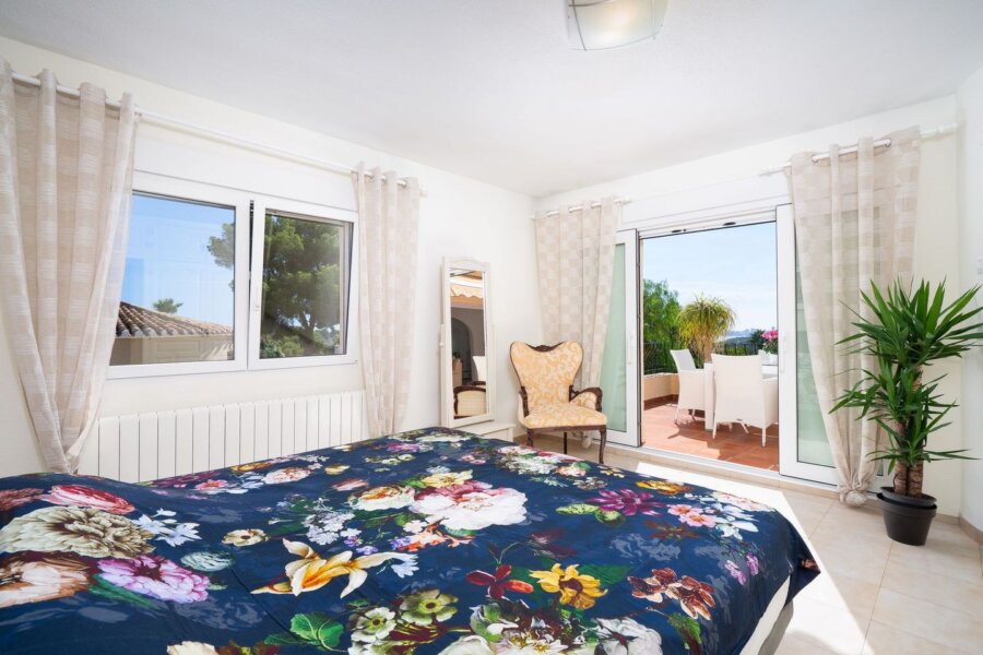 Zeezicht villa in Moraira met 4 slaapkamers