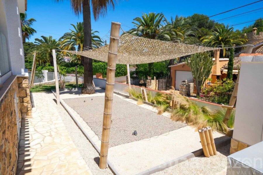 Villa La Serena in Morairai heeft in de mediterrane tuin een jeu de boules baan