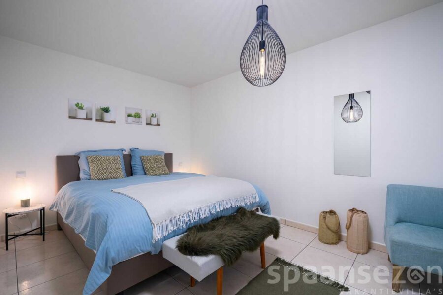 Villa La Serena in Moraira heeft 4 grote slaapkamers met comfortabele bedden en airco
