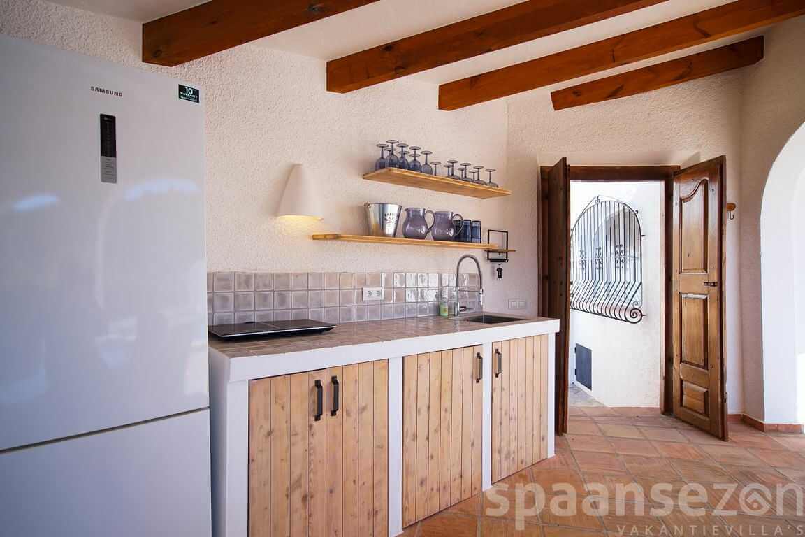 Villa Bahia del Portet in Moraira has an outdoor kitchen.