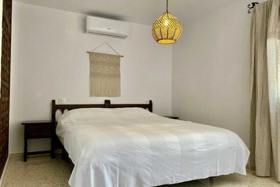 Deze villa in Benissa heeft 3 slaapkamers met comfortabele bedden