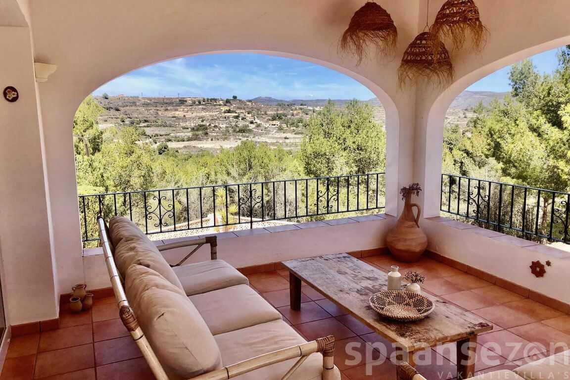 Holiday Villa in Moraira with covered lounge corner