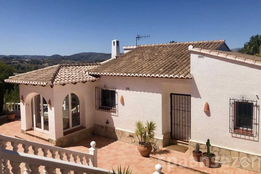 Vakantievilla Juntos in Moraira is geschikt voor 8 personen
