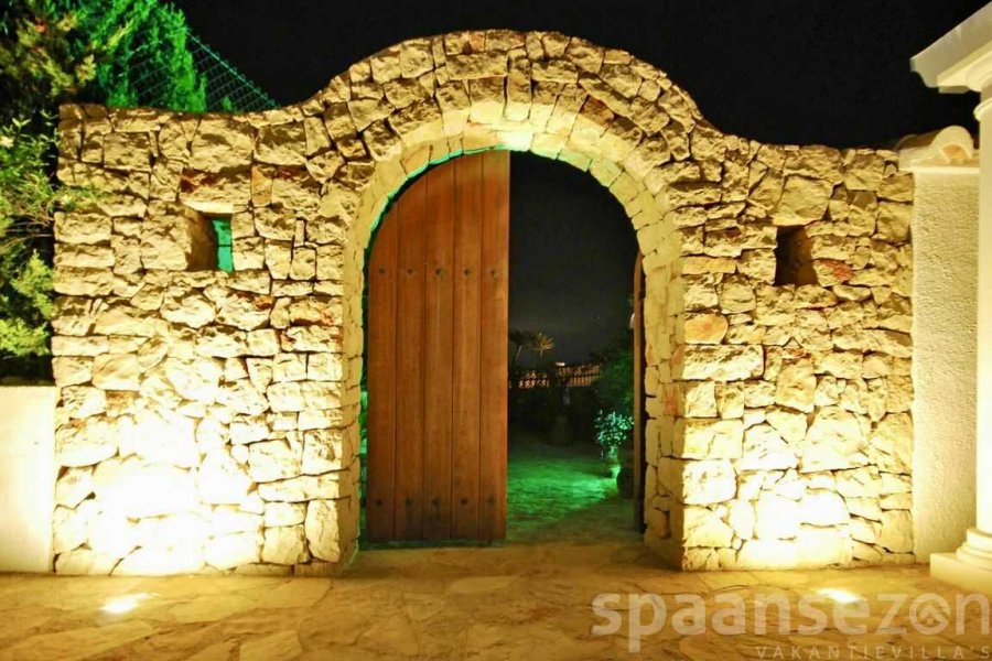 Vakantievilla in Moraira met mooi uitgelichte voordeur