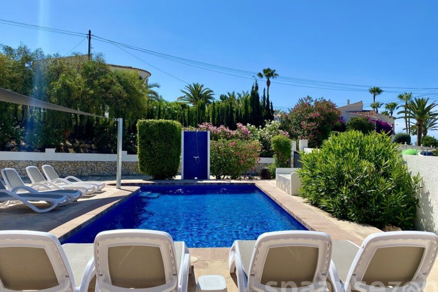 Luxe vakantievilla in Moraira met privé zwembad van 8 x4 meter.