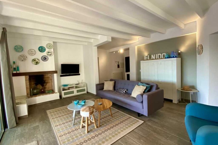 Luxe vakantievilla in Moraira met gezellige woonkamer.