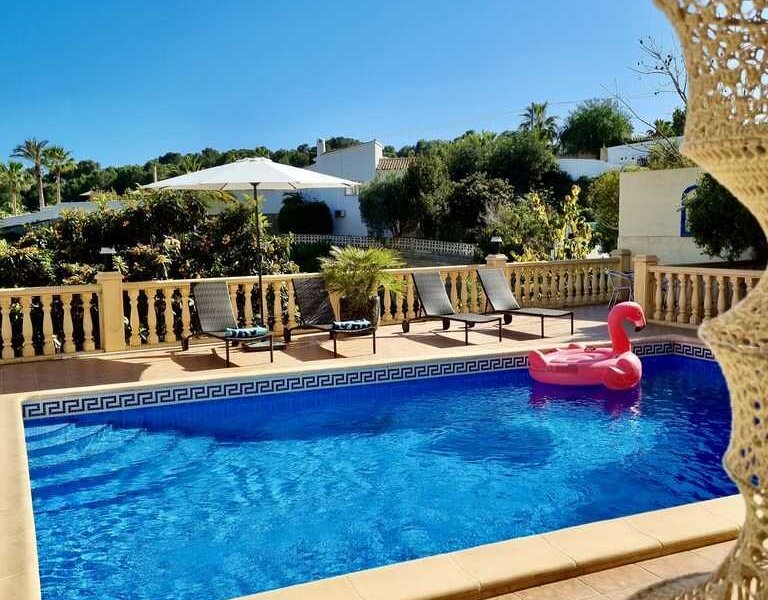 Vakantievilla Terramar in Benissa heeft een privé zwembad met veel privacy