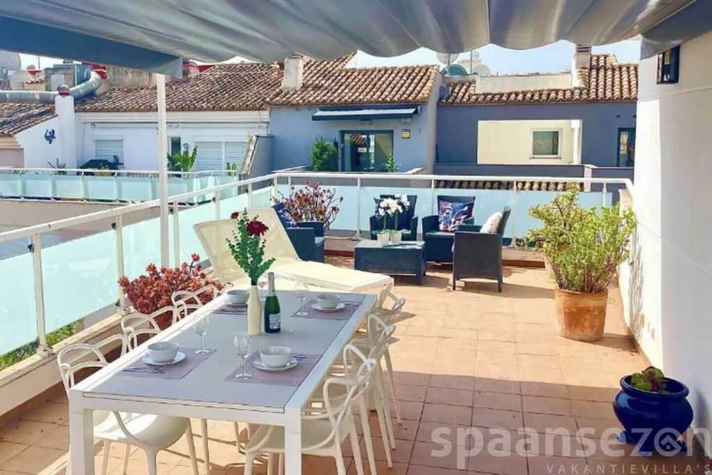 Penthouse Moraira with a spacious roof terrace in Moraira