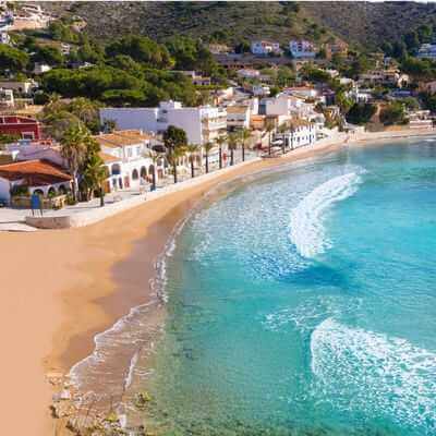 De baai van El Portet bezoeken tijdens de Herfstvakantie