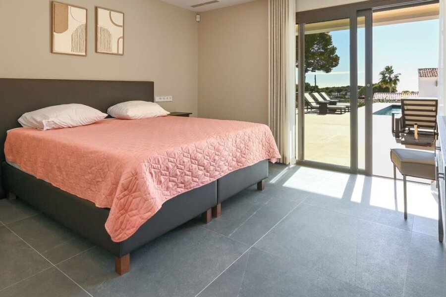 Villa Mos in Moraira is te huur met 4,5,6 en 7 slaapkamers.